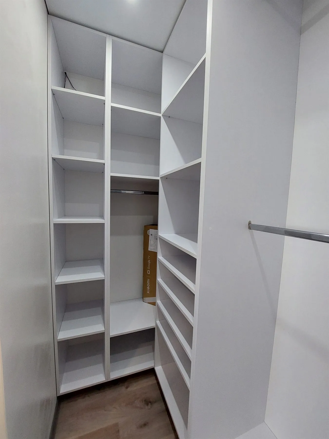 Interior de garderobă realizat de ALTEO