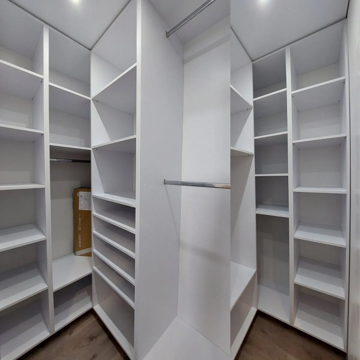Dressinguri și garderobe