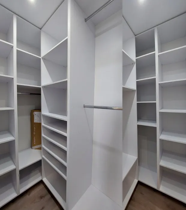 Garderobe după spațiu